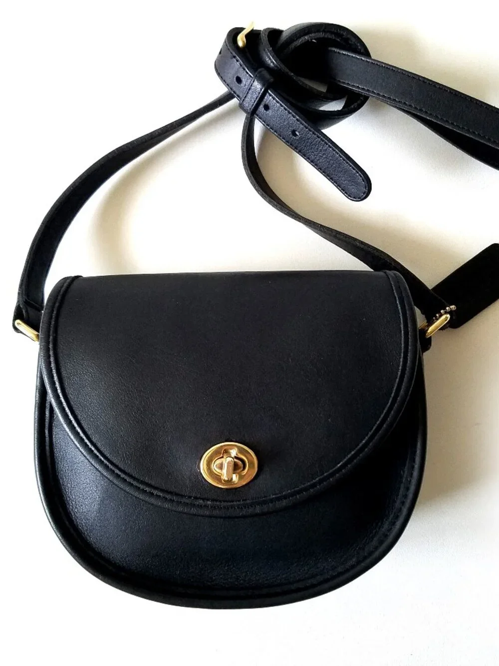 Vintage Coach Classic Watson Black Leather Cross Body Shoulder Bag #9981